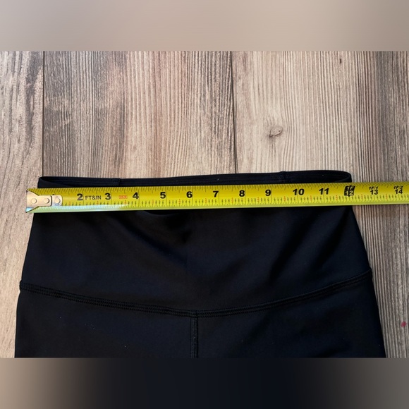 Women’s Under Armour Compression Leggings With Mesh Size Small - Picture 7 of 7